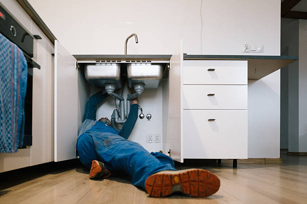 Professional Drain Cleaning technician working in Bicknell, IN